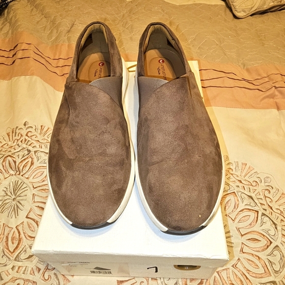 Clark's comfort unstructured sneakers - Picture 1 of 6